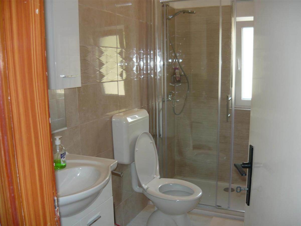 Apartments With A Parking Space Kampor, Rab - 4984 Екстер'єр фото