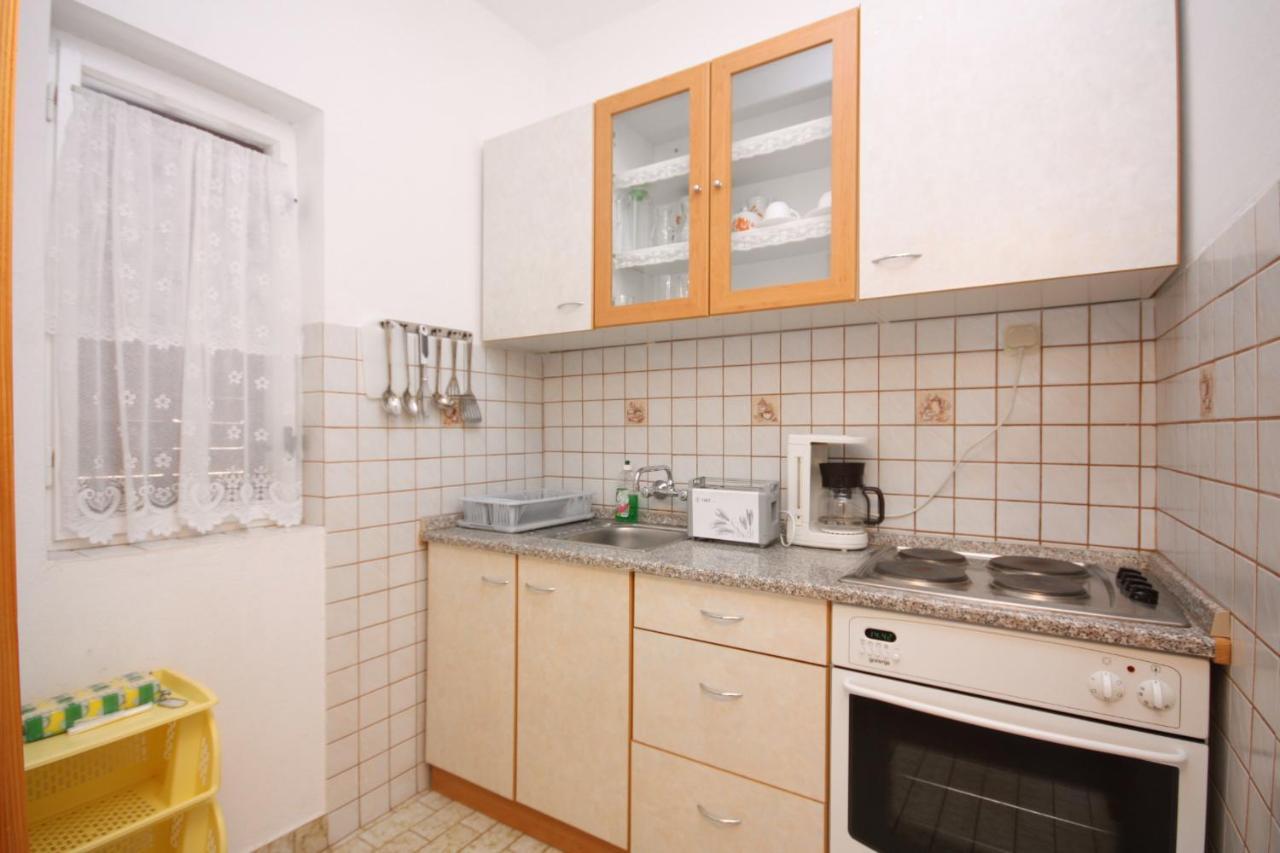 Apartments With A Parking Space Kampor, Rab - 4984 Екстер'єр фото