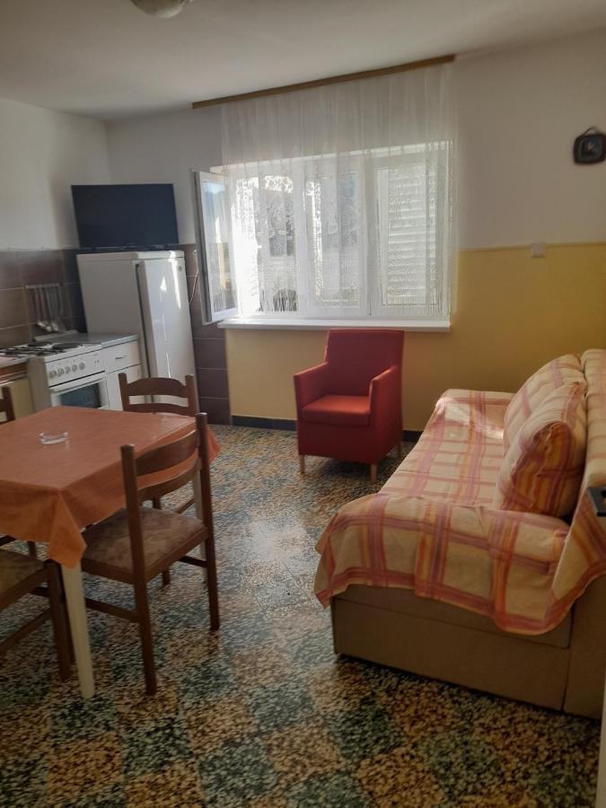 Apartments With A Parking Space Kampor, Rab - 4984 Екстер'єр фото