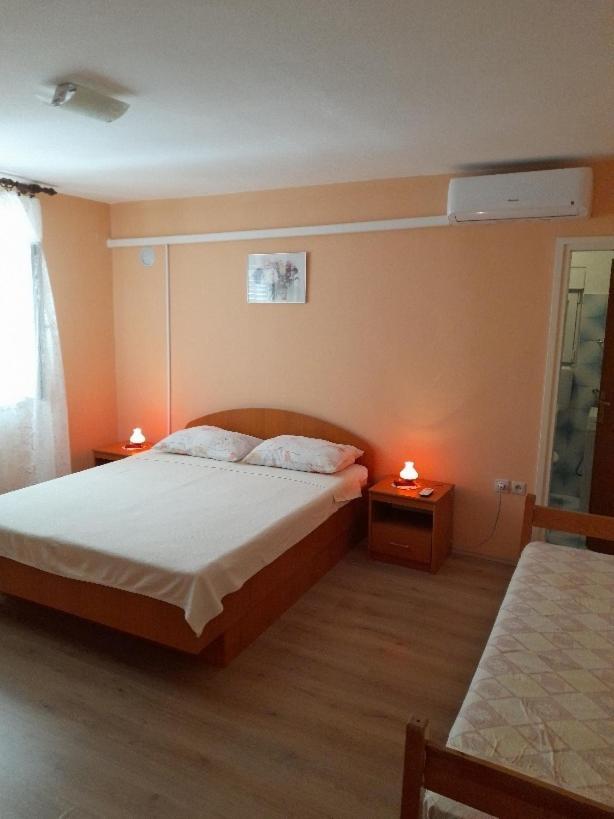 Apartments With A Parking Space Kampor, Rab - 4984 Екстер'єр фото